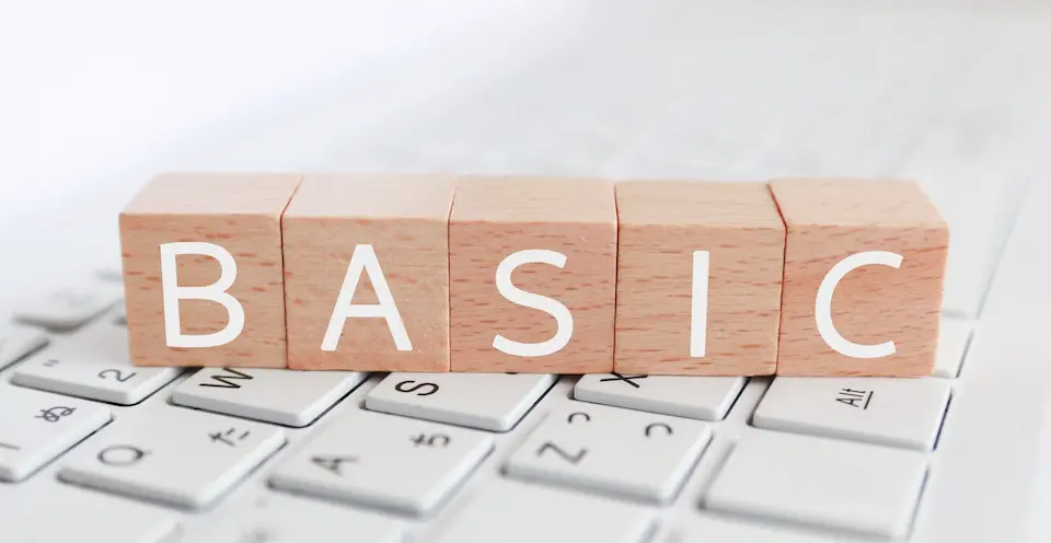 キーボードの上の積み木にbasicの文字