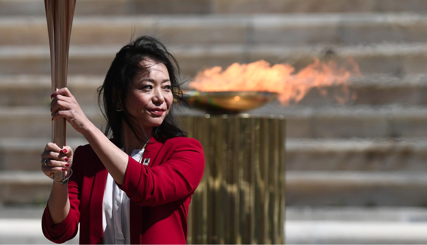 スマホで決済するイメージイラスト